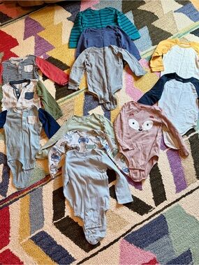 Bundle of (12) long sleeve cotton bodysuits/onesies - Size 24mo